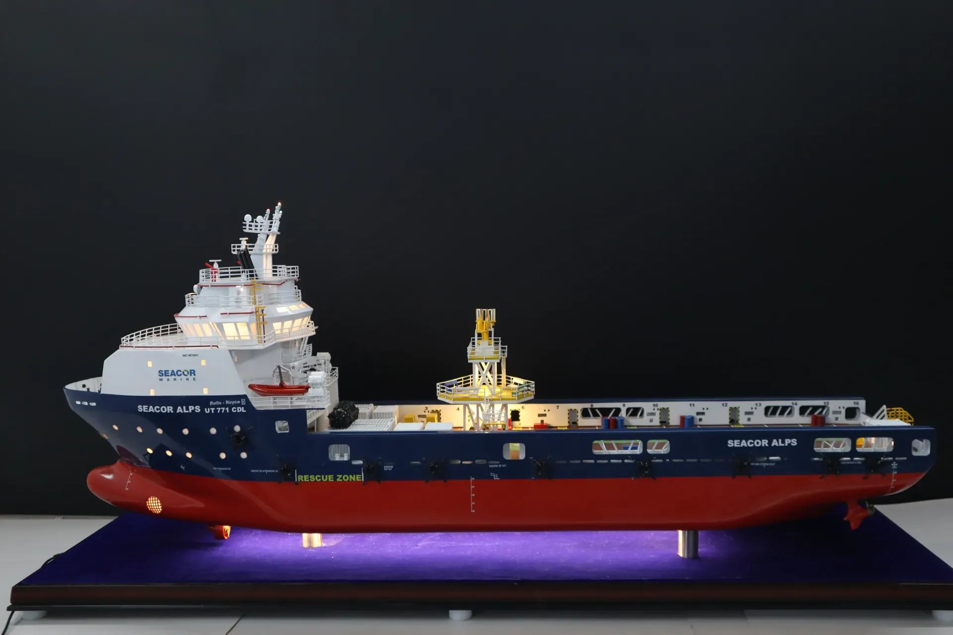 Seacor Alps
                                Model Marin
